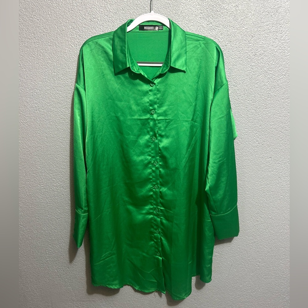 Misguided Oversized Button Up Size 10 - image 5